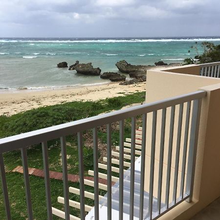Ken'S Beachfront Cafe & Lodge, Bl2, Oceanfront And Free Canoe Rental 恩納村 エクステリア 写真
